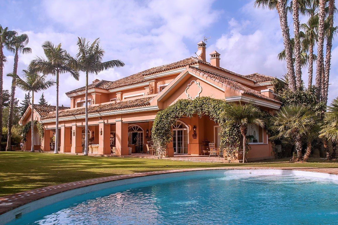 Marbella Estates - Villas for sale in Guadalmina