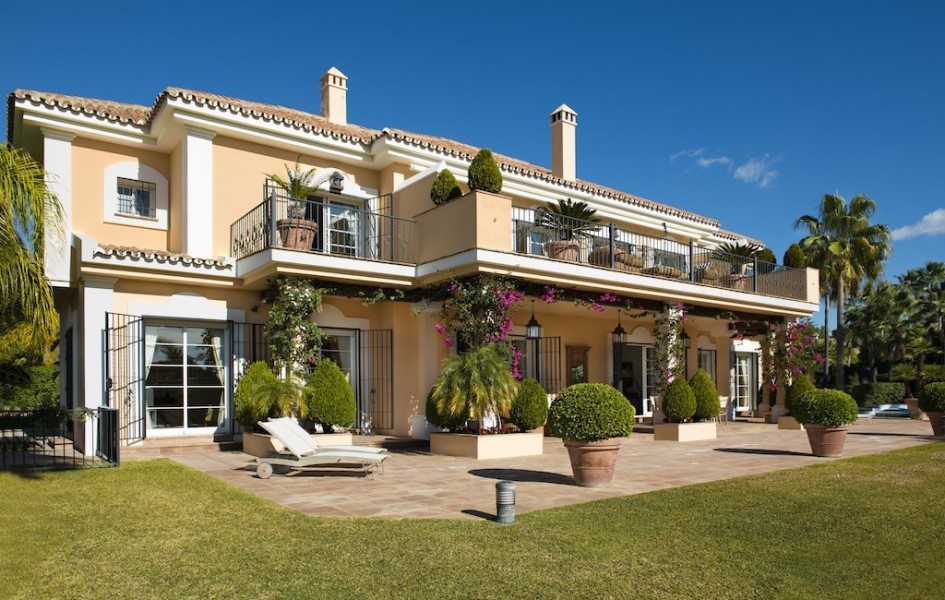 Marbella Estates - Villas for sale in Los Monteros